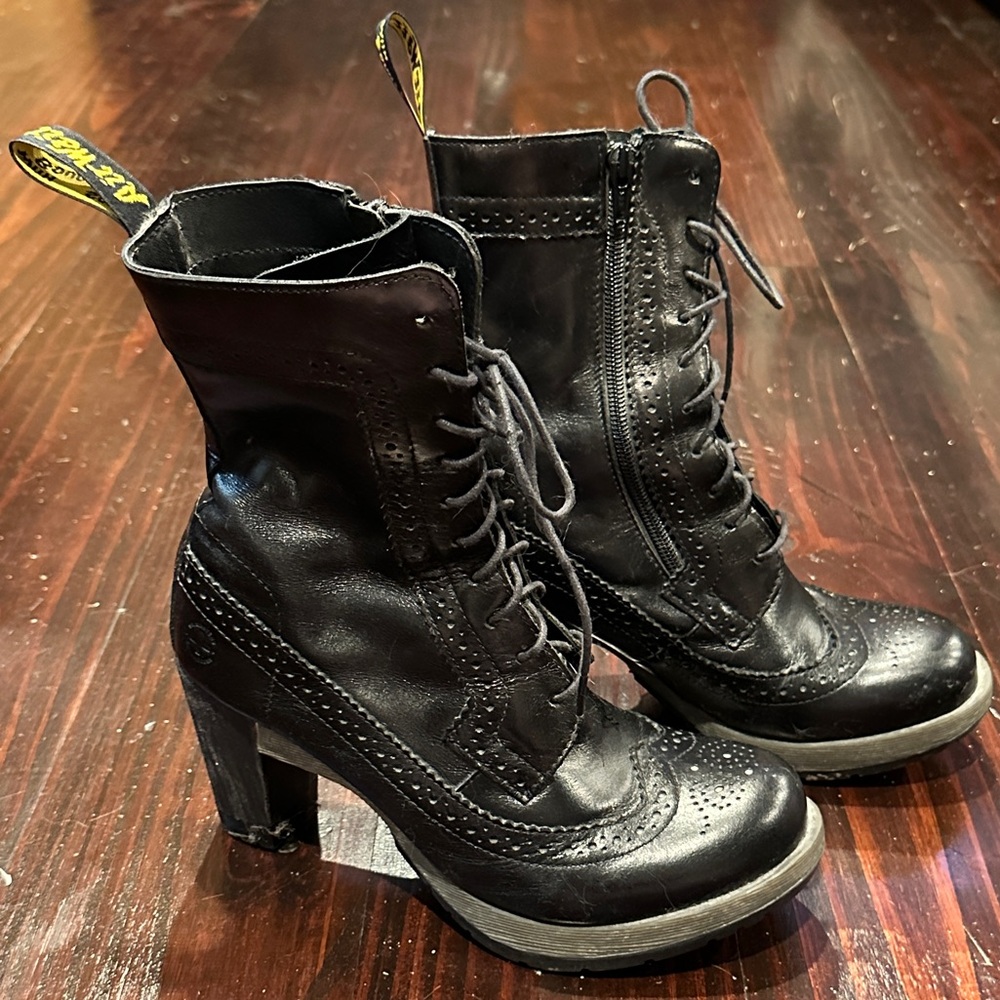 Dr. Martens Regina heeled brogue combat boot Y2K UK6 US8